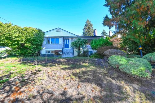4419 Marine Drive, House other with 5 bedrooms, 2 bathrooms and 1 parking in Burnaby BC | Card Image