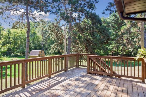 8249 Deer Pond Ct N, Lake Elmo, MN, 55042-9524 | Card Image