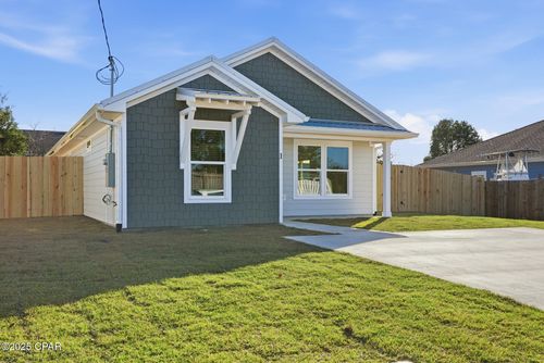 1 Harvard Cir, Panama City, FL, 32405-3565 | Card Image