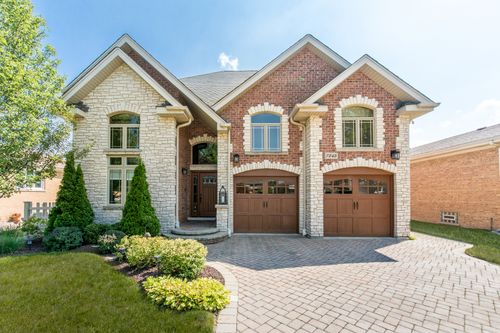 7245 Lee St, Niles, IL, 60714-2209 | Card Image