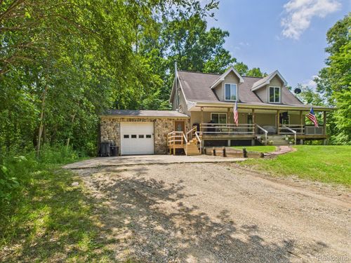 193 Miller Lake Rd, Columbiaville, MI, 48421-9642 | Card Image