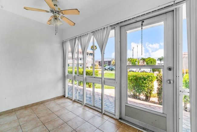 105 - 1965 Se 5th Ct, Condo with 1 bedrooms, 1 bathrooms and null parking in Pompano Beach FL | Image 3