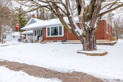 74 Malcolm St, Almonte, ON, K0A1A0 | Card Image