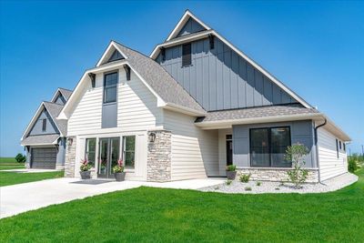 Model home exterior | Image 1