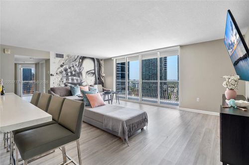 2423-1200 Brickell Bay Dr, Miami, FL, 33131-3251 | Card Image