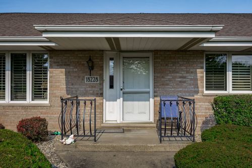77-18228 Montana Ct, Orland Park, IL, 60467-8829 | Card Image