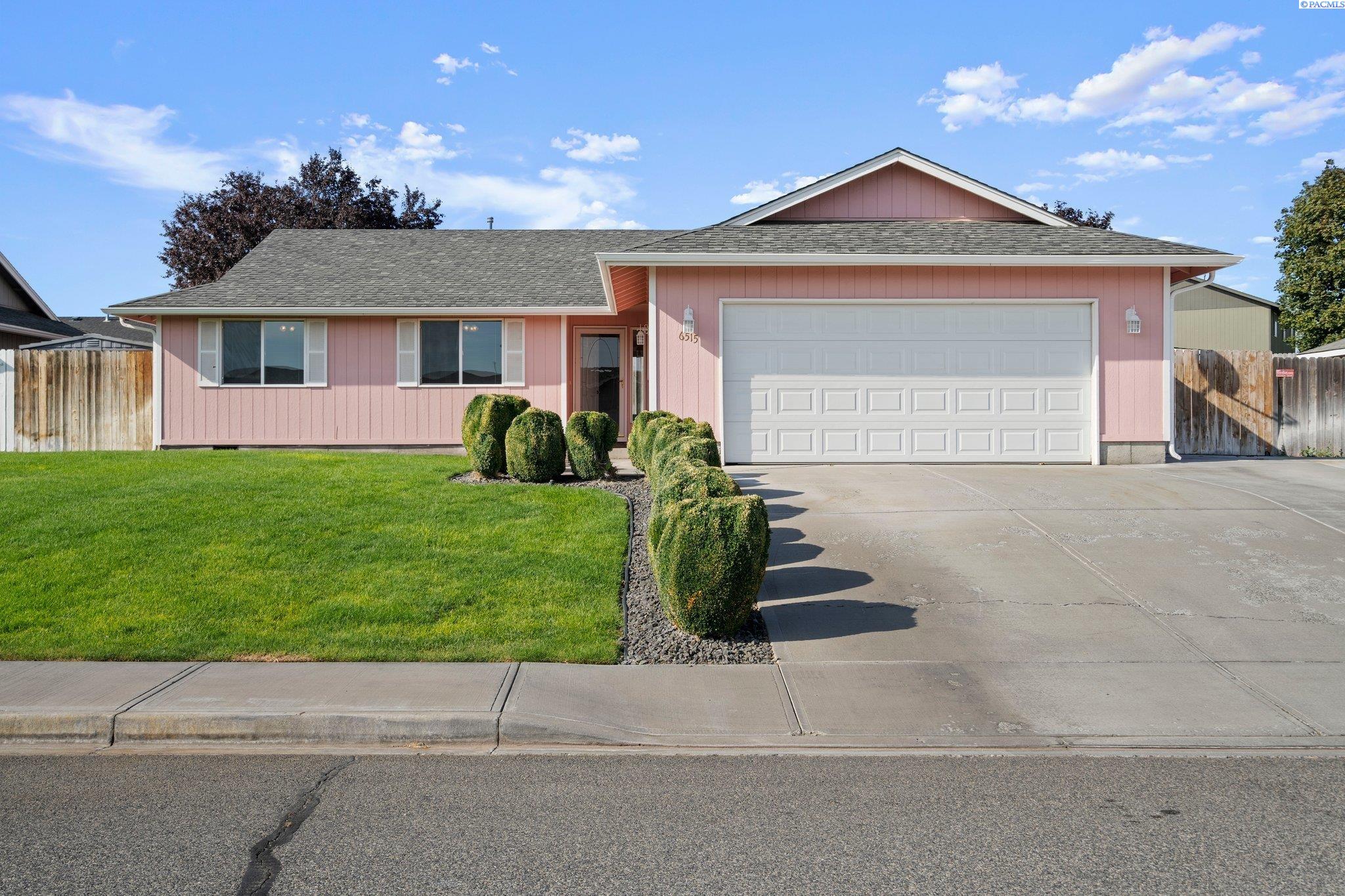 Fenway Dr, Pasco, WA 99301