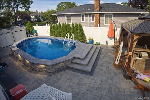 3938 Arthur Ave N, Seaford, NY, 11783-1552 | Card Image