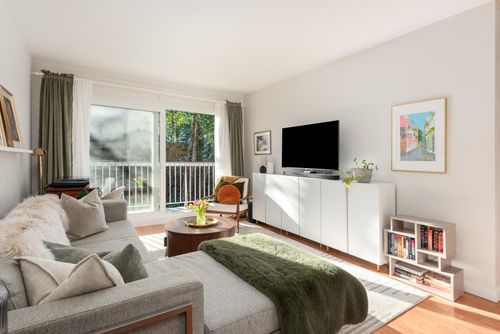 809-756 Great Northern Way, Vancouver, BC, V5T1E4 | Card Image