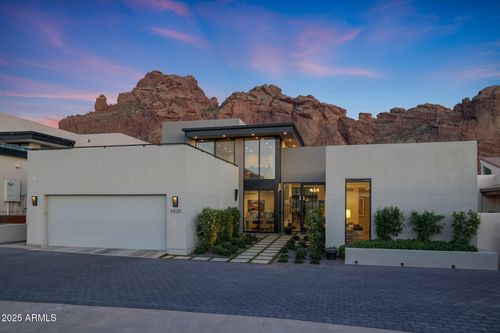 5935 N Echo Canyon Ln, Phoenix, AZ, 85018-1249 | Card Image