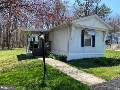 206 Creekside Manor Dr, Lehighton, PA, 18235-9307 | Card Image