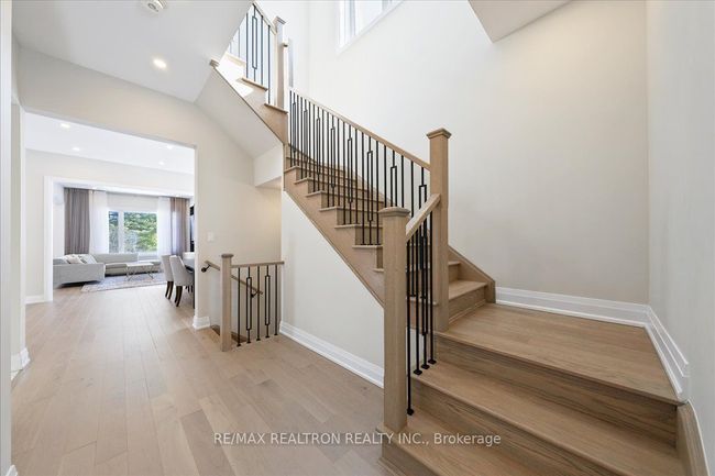 7 Maple Fields Cir, House other with 5 bedrooms, 4 bathrooms and 2 parking in Aurora ON | Image 6