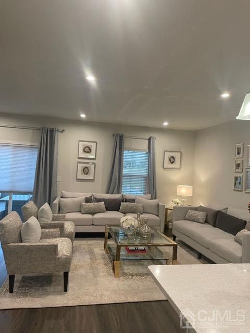 14 Bender St, Budd Lake, NJ, 07828-1450 | Card Image