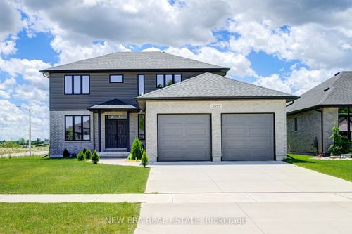 3559 Mia Lane, Camlachie, ON, N0N1E0 | Card Image