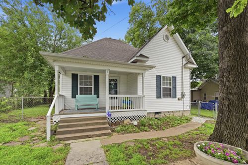 524 Walnut St, Carthage, MO, 64836-1855 | Card Image