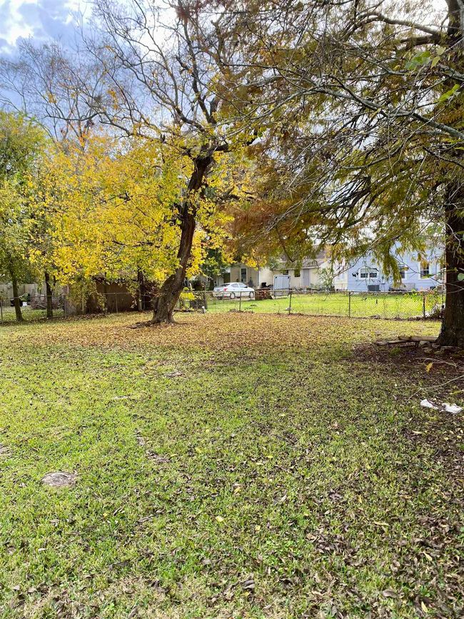547 Trinity Ave, House other with 3 bedrooms, 1 bathrooms and null parking in Port Arthur TX | Image 17