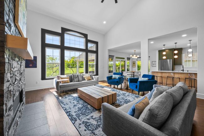 Living Room | Image 23