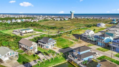 3935 Laguna Dr, Galveston, TX, 77554-3308 | Card Image