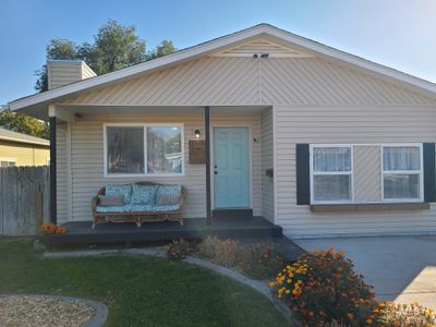 219 Elmore Ave, House other with 3 bedrooms, 2 bathrooms and null parking in Nampa ID | Image 3