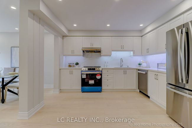 17A Silver Stream Ave, House attached with 4 bedrooms, 4 bathrooms and 2 parking in Richmond Hill ON | Image 9