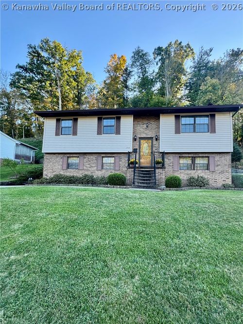 1204 E Village Dr, South Charleston, WV, 25309-1925 | Card Image