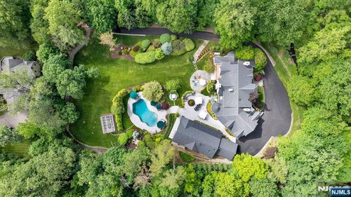 211 Highwood Avenue, Tenafly, NJ, 07670 | Card Image
