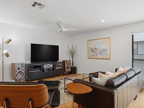 206-915 Nw 7 Street, Oklahoma City, OK, 73106 | Card Image