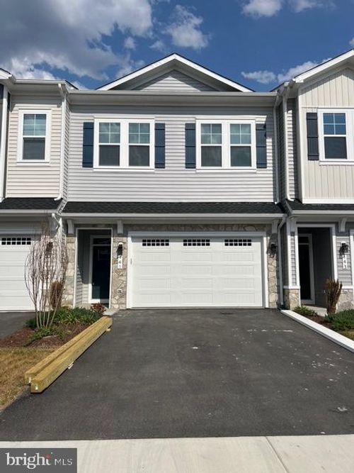 141 Leather Flower Dr, LAKE FREDERICK, VA, 22630-2377 | Card Image