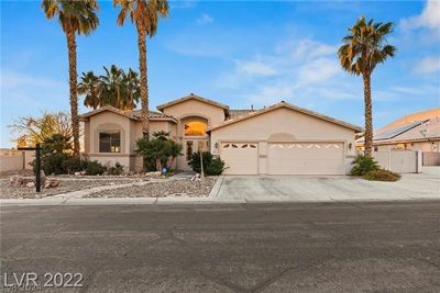 303 Hidden Highlands Drive, House other with 4 bedrooms, 2 bathrooms and null parking in Las Vegas NV | Image 2