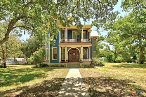 624 Saint Louis St, Gonzales, TX, 78629-4034 | Card Image