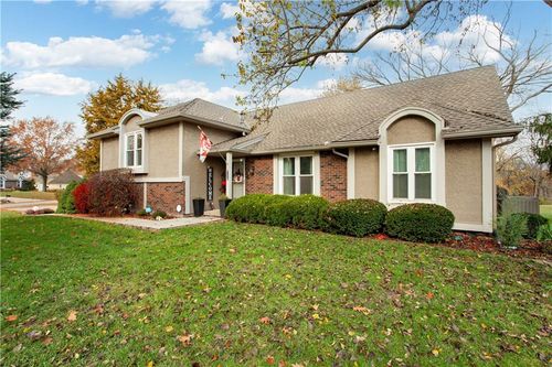 1400 Nw Deer Run Trl, Blue Springs, MO, 64015-1741 | Card Image