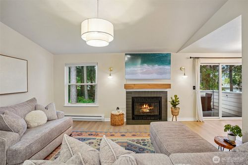 b-4617 Grandview Drive W, Tacoma, WA, 98466 | Card Image