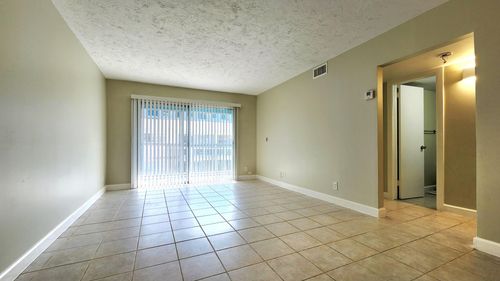 d36-1501 Crescent Cir, Lake Park, FL, 33403-2267 | Card Image