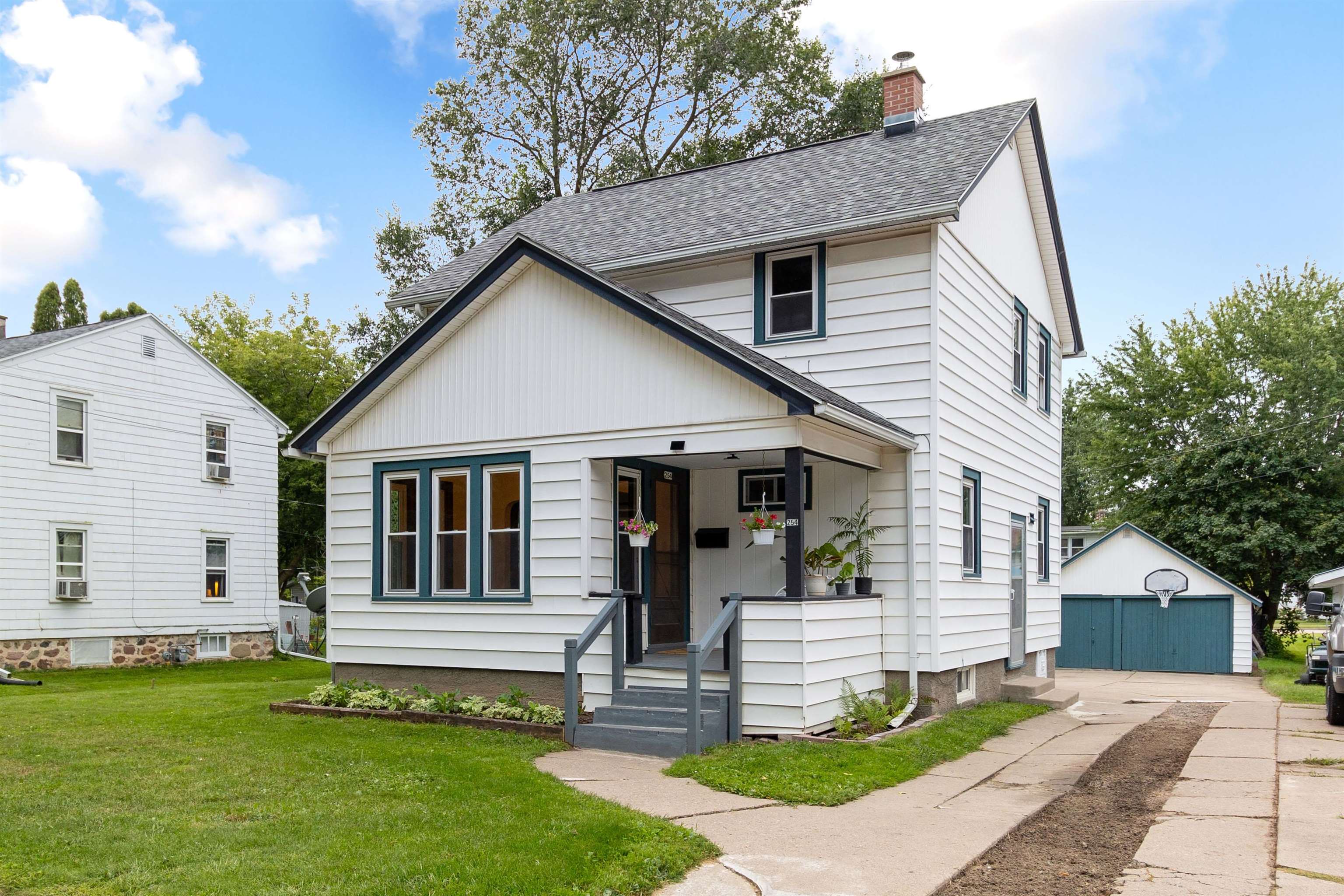 Bennett St, Clintonville, WI 54929