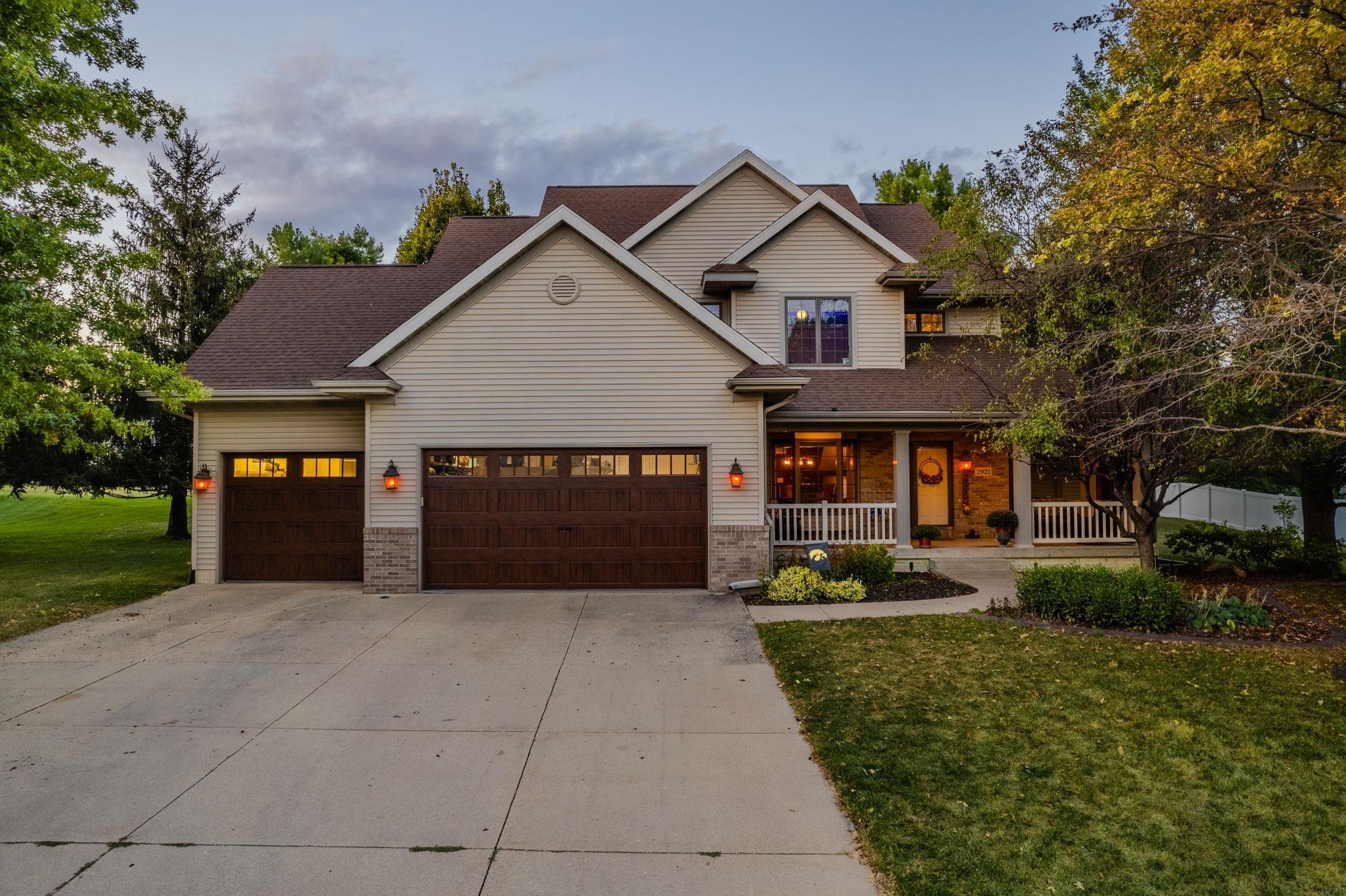 Wellington Dr, Cedar Falls, IA 50613