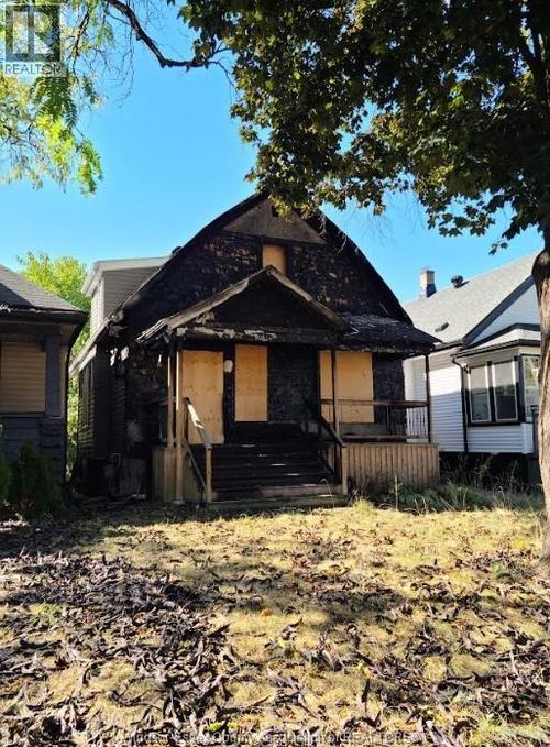 {{alt}} | Card Image