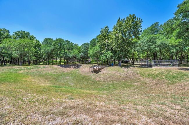 565 Lost Hunters Cyn, House other with 5 bedrooms, 5 bathrooms and 3 parking in China Spring TX | Image 85