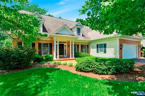 7 Alex Ct, Wyckoff, NJ, 07481-1300 | Card Image