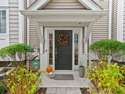 apt-11-91 W Broad St, Stamford, CT, 06902-3740 | Card Image