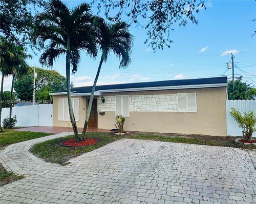 1441 N 72nd Ave, Hollywood, FL, 33024-5402 | Card Image