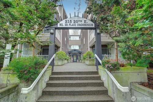 apt-307-215 20th Ave E, Seattle, WA, 98112-5395 | Card Image
