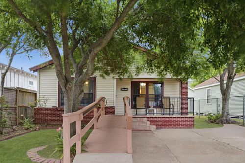 5518 Avenue Q, Galveston, TX, 77551-5157 | Card Image