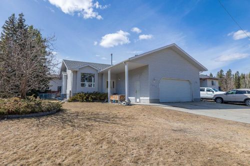 1814 48 St, Edson, AB, T7E1G5 | Card Image
