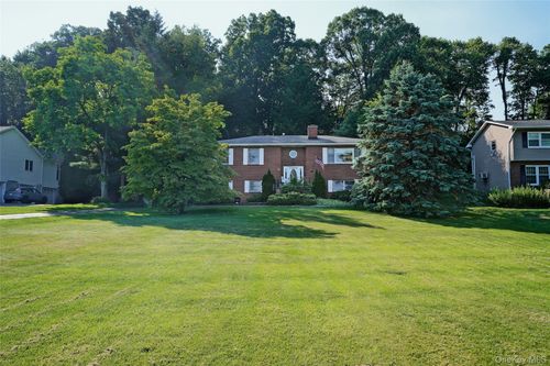 16 Four Winds Drive, Lagrange, NY, 12603 | Card Image