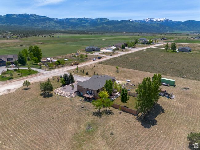 View of rural area featuring a mountain backdrop | Image 54
