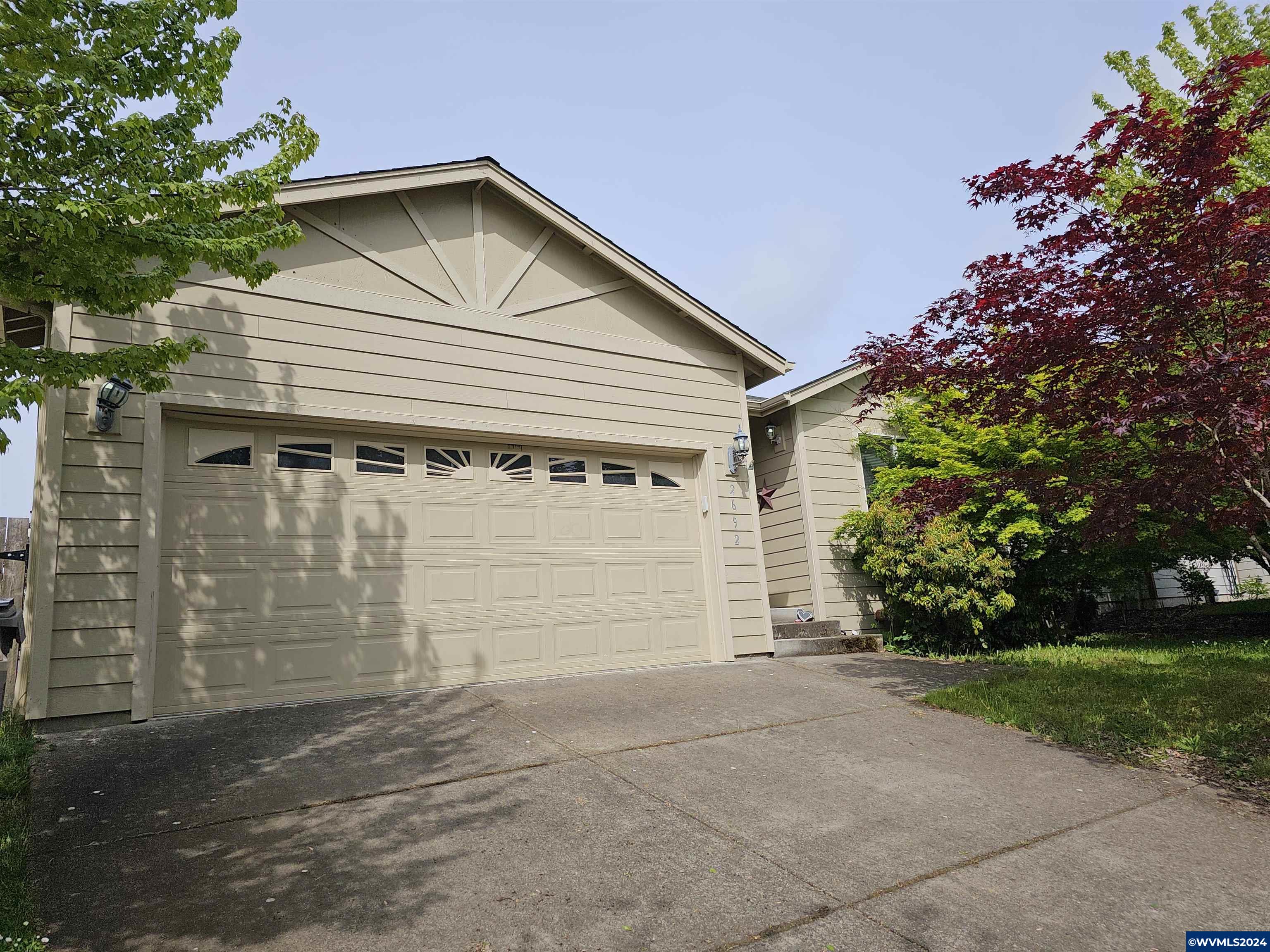 Oak Ridge St, Albany, OR 97321