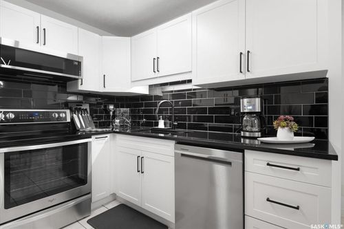 112 Cedar Meadow Dr, Regina, SK, S4X3J6 | Card Image