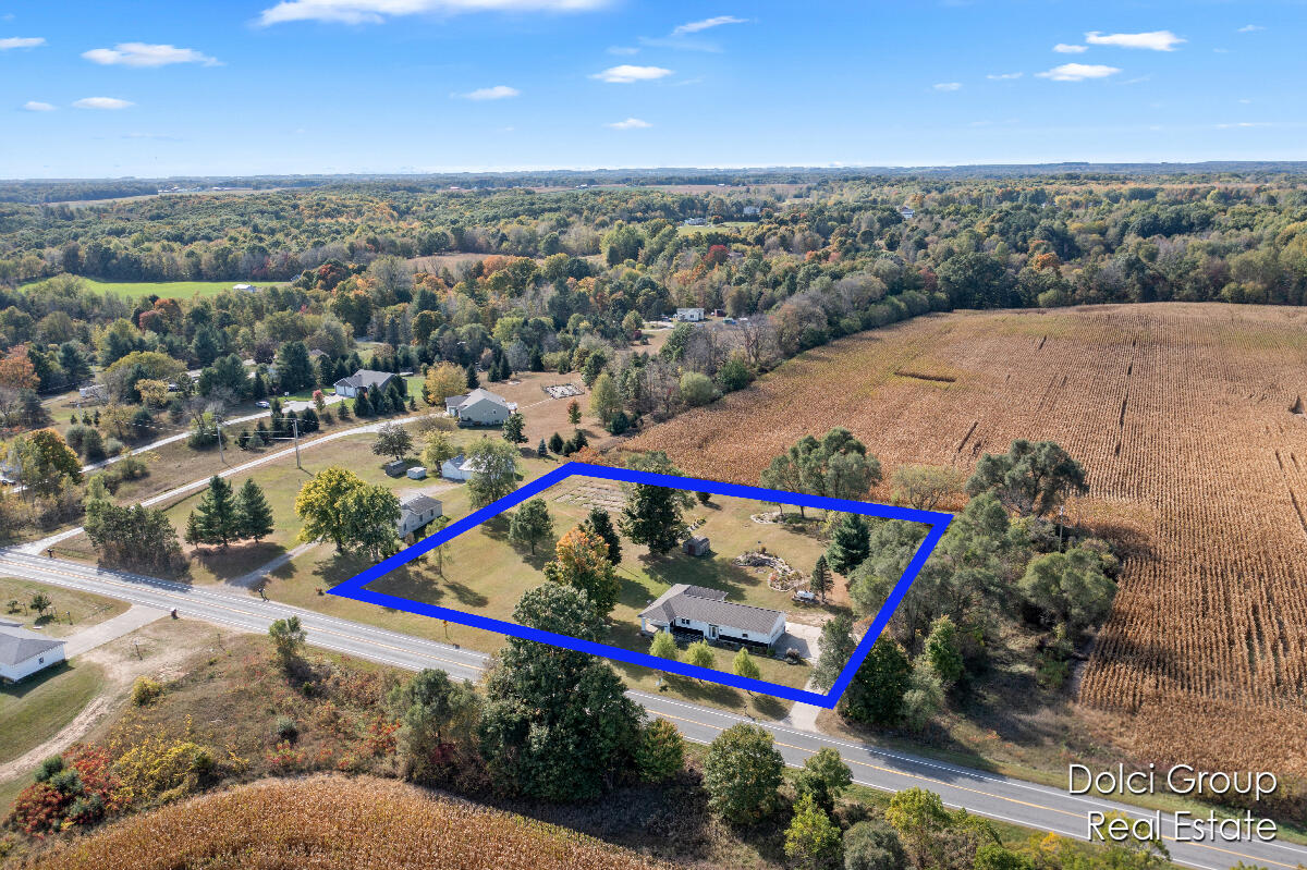 Algoma Ave, Cedar Springs, MI 49319
