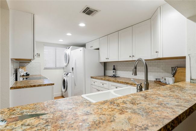 APT-205 - 6175 S Mirror Lake Dr, House attached with 2 bedrooms, 2 bathrooms and null parking in Sebastian FL | Image 8