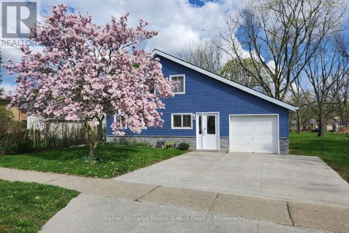 {{alt}} | Card Image